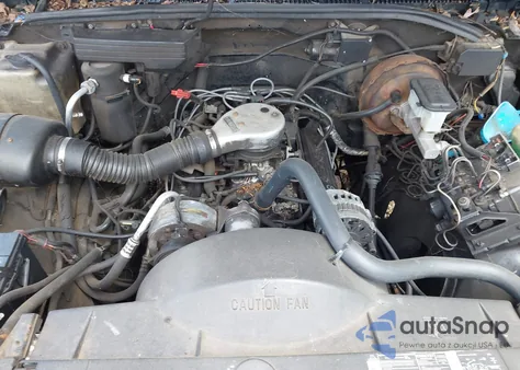 1994 GMC Suburban K1500 from USA, damaged, VIN 1GDFK16K8RJ719308